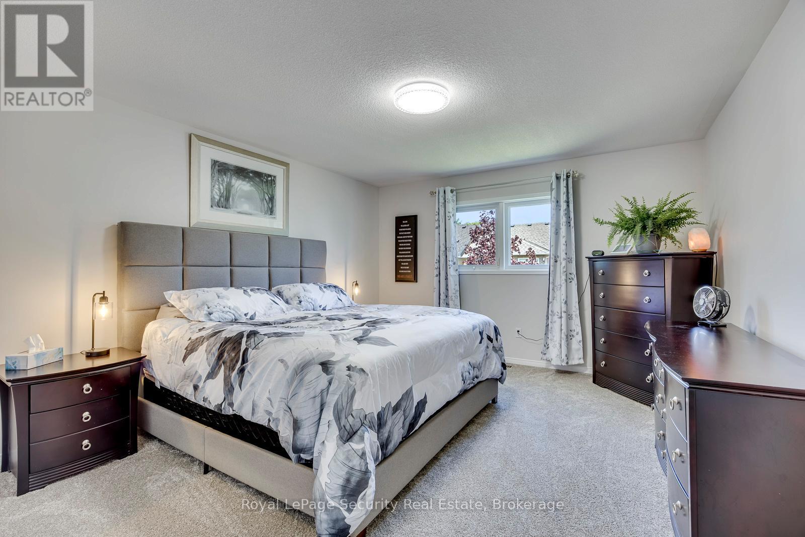 81 Ipswich Place, Whitby, Ontario  L1M 2K1 - Photo 15 - E13236976