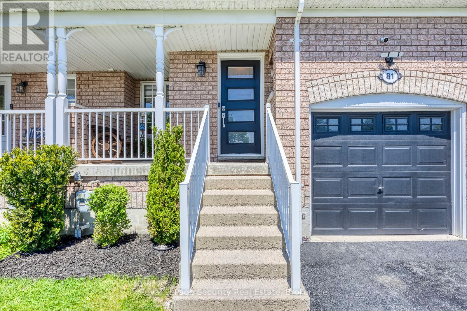 81 Ipswich Place, Whitby, Ontario  L1M 2K1 - Photo 2 - E13236976