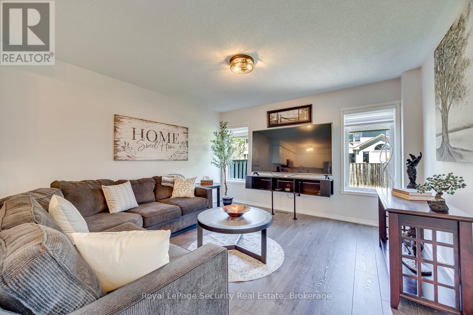 81 Ipswich Place, Whitby, Ontario  L1M 2K1 - Photo 5 - E13236976