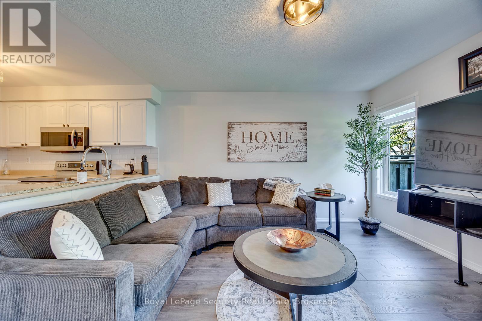 81 Ipswich Place, Whitby, Ontario  L1M 2K1 - Photo 6 - E13236976