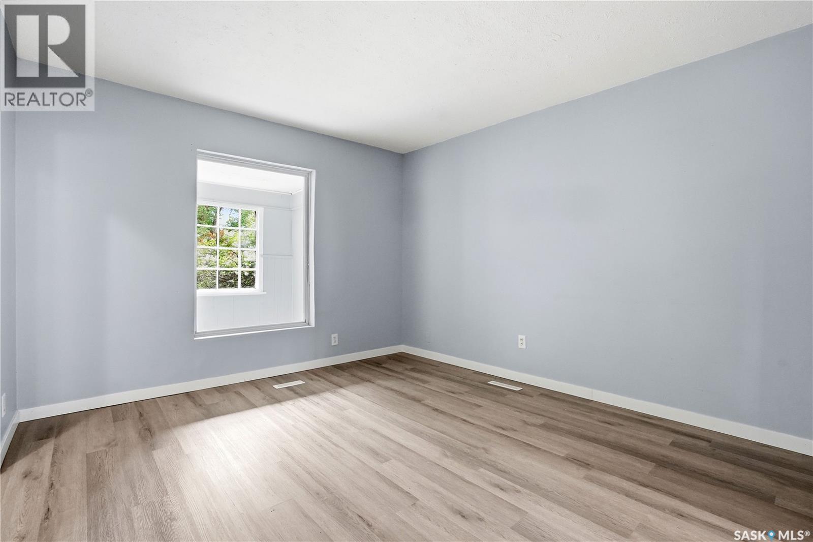 735 Wascana Street, Regina, Saskatchewan  S4T 4H6 - Photo 5 - SK038182