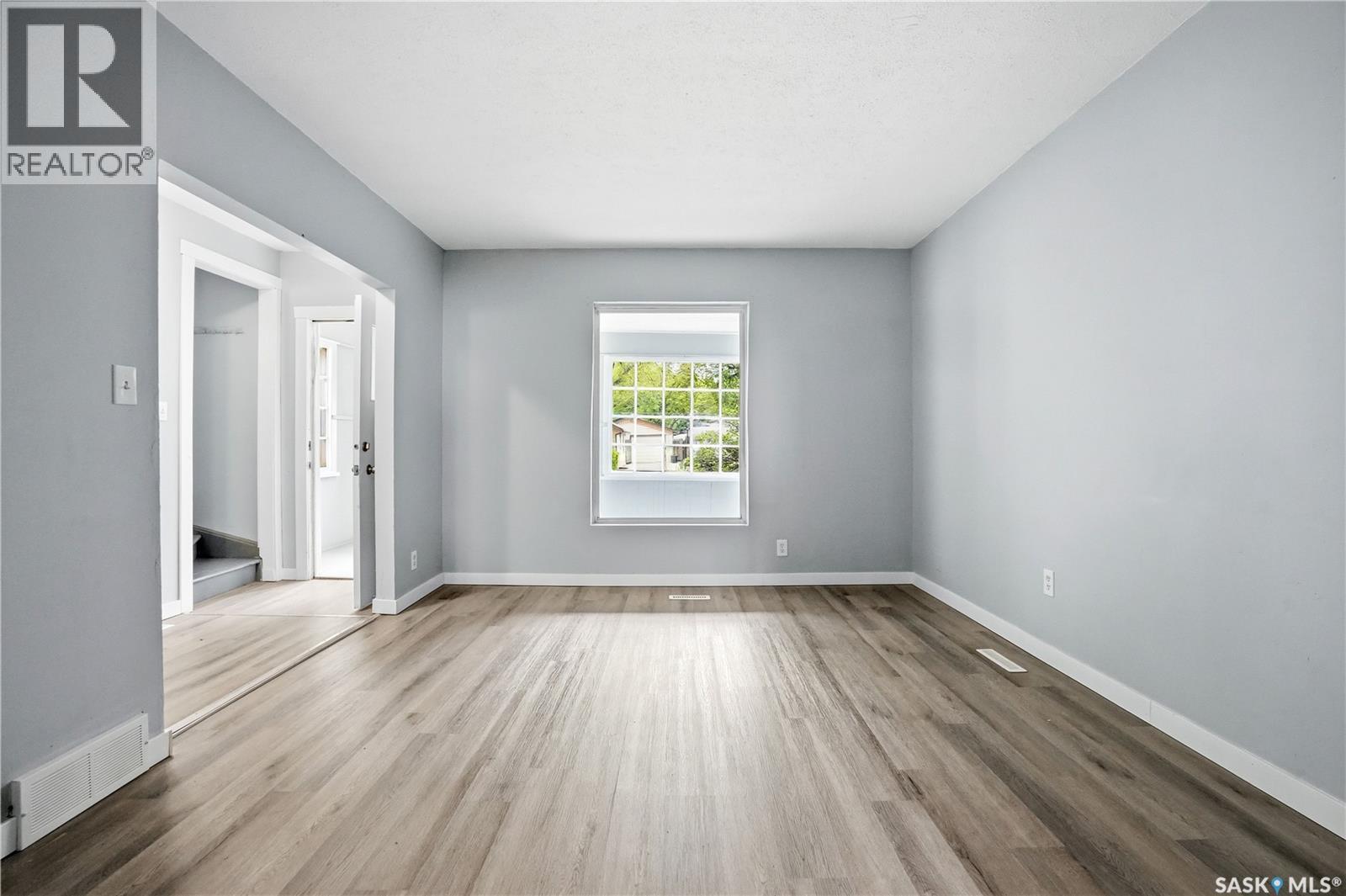 735 Wascana Street, Regina, Saskatchewan  S4T 4H6 - Photo 6 - SK038182