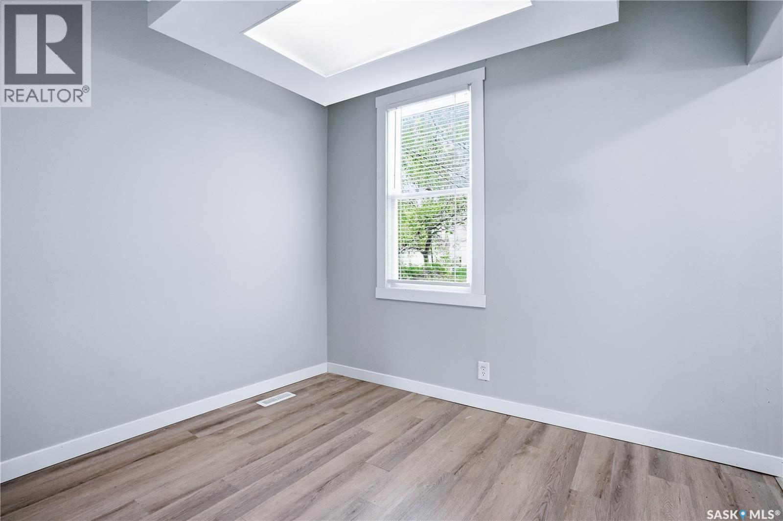 735 Wascana Street, Regina, Saskatchewan  S4T 4H6 - Photo 9 - SK038182