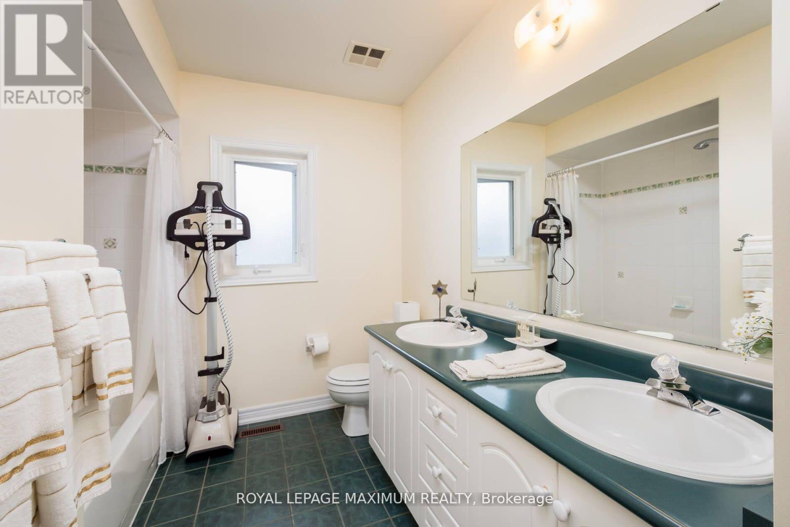 195 Gridleigh Park Crescent W, Vaughan, Ontario  L4H 1H9 - Photo 19 - N13237070