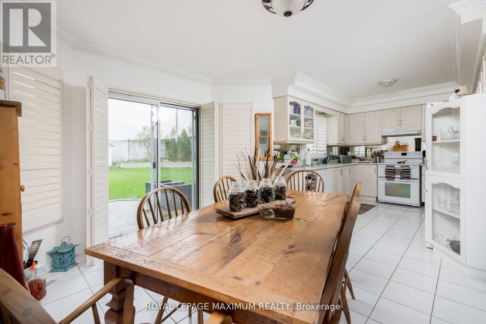 195 Gridleigh Park Crescent W, Vaughan, Ontario  L4H 1H9 - Photo 7 - N13237070