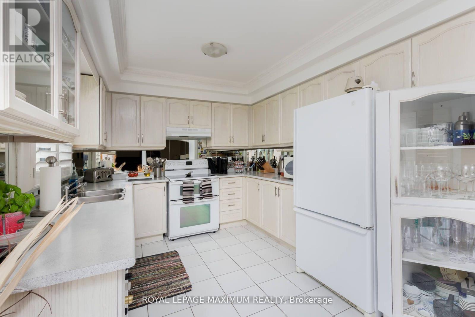 195 Gridleigh Park Crescent W, Vaughan, Ontario  L4H 1H9 - Photo 8 - N13237070