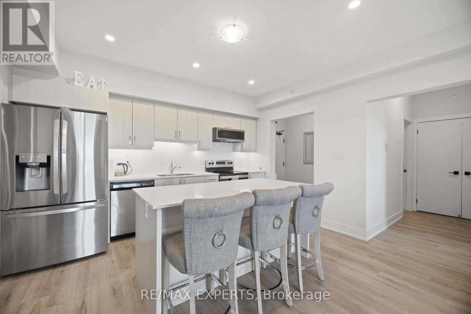 605 - 10 Culinary Lane, Barrie, Ontario  L9J 0K2 - Photo 6 - S13236866