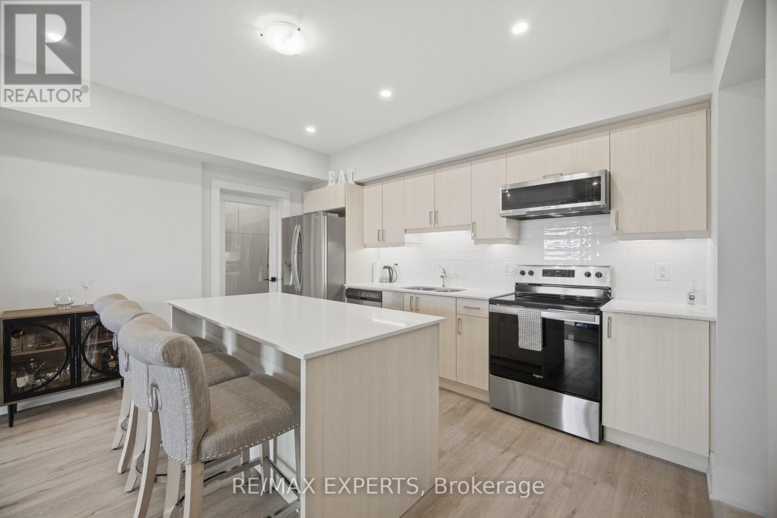 605 - 10 Culinary Lane, Barrie, Ontario  L9J 0K2 - Photo 7 - S13236866