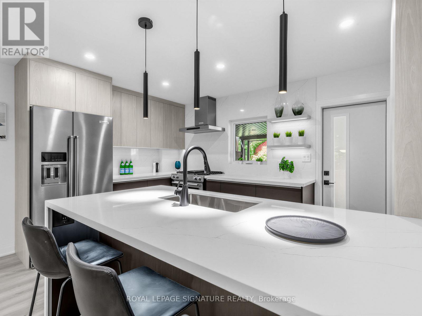 28 Durant Avenue, Toronto, Ontario  M4J 4V9 - Photo 13 - E13236144