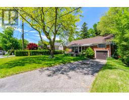 16 KING GEORGES DRIVE, Toronto, Ontario