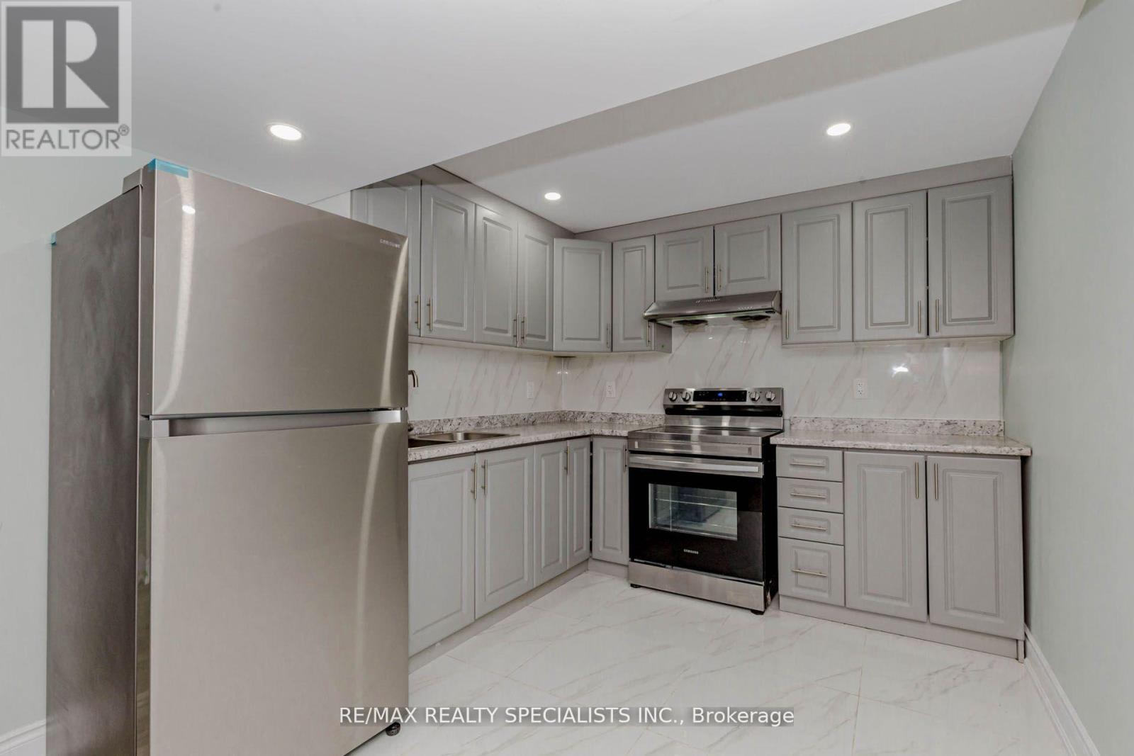 B - 74 Clockwork Drive, Brampton, Ontario L7A 5J1 - Photo 14 - W13236850