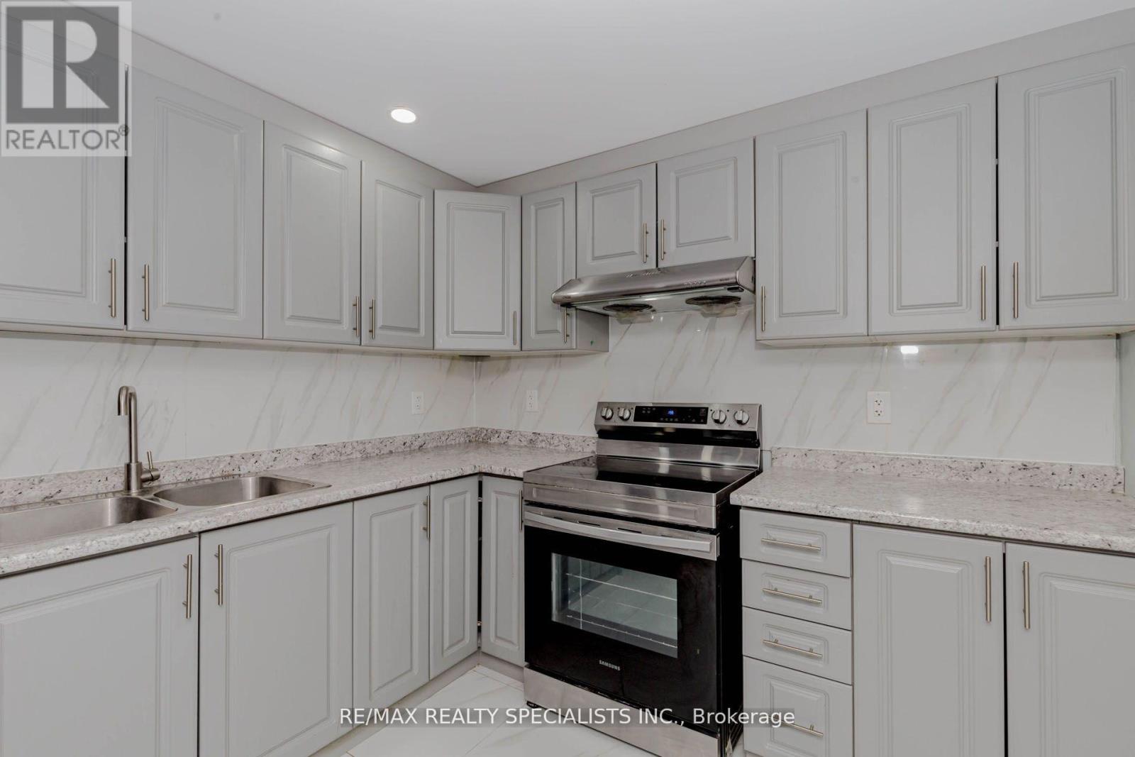 B - 74 Clockwork Drive, Brampton, Ontario L7A 5J1 - Photo 15 - W13236850