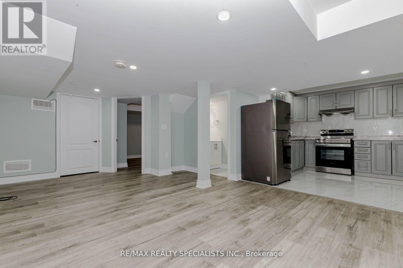 B - 74 Clockwork Drive, Brampton, Ontario L7A 5J1 - Photo 9 - W13236850