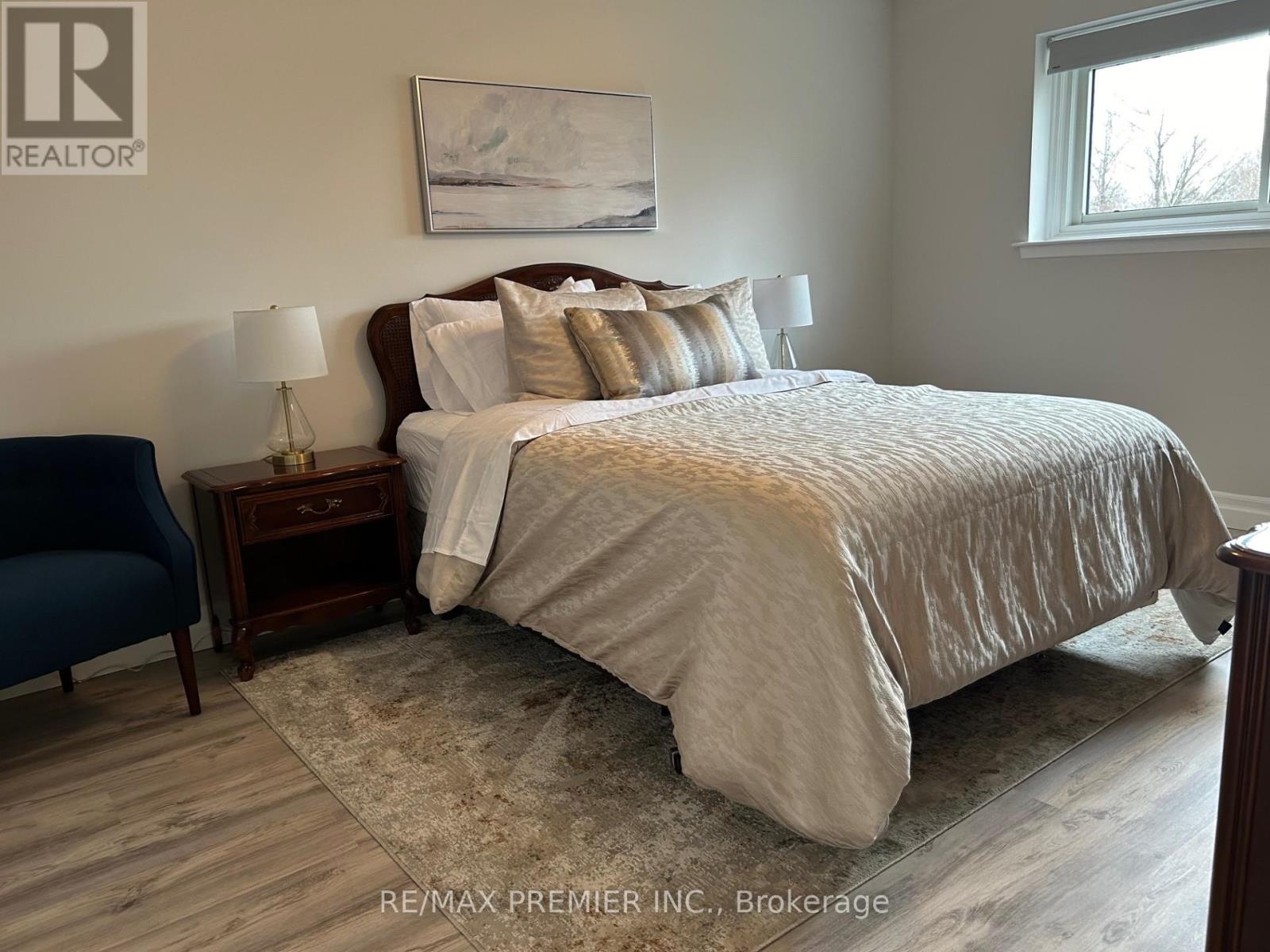 235 Louis Drive, Mississauga, Ontario  L5B 1Z1 - Photo 10 - W13236878