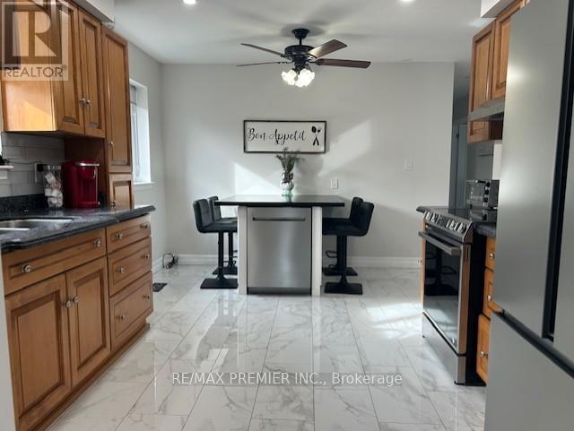 235 Louis Drive, Mississauga, Ontario  L5B 1Z1 - Photo 4 - W13236878