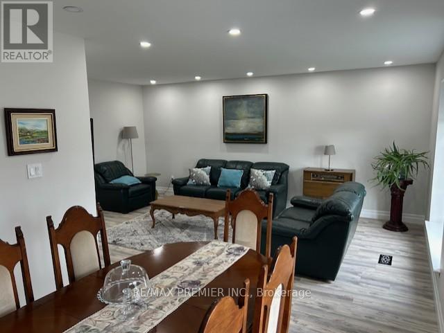 235 Louis Drive, Mississauga, Ontario  L5B 1Z1 - Photo 8 - W13236878