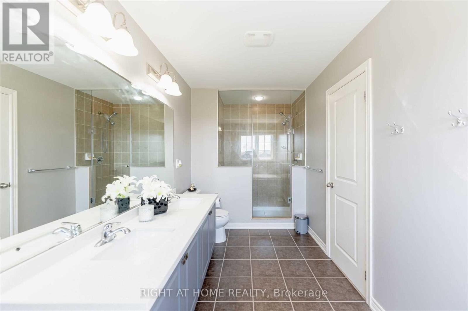 41 Dufay Road, Brampton, Ontario  L7A 4A2 - Photo 11 - W13236894