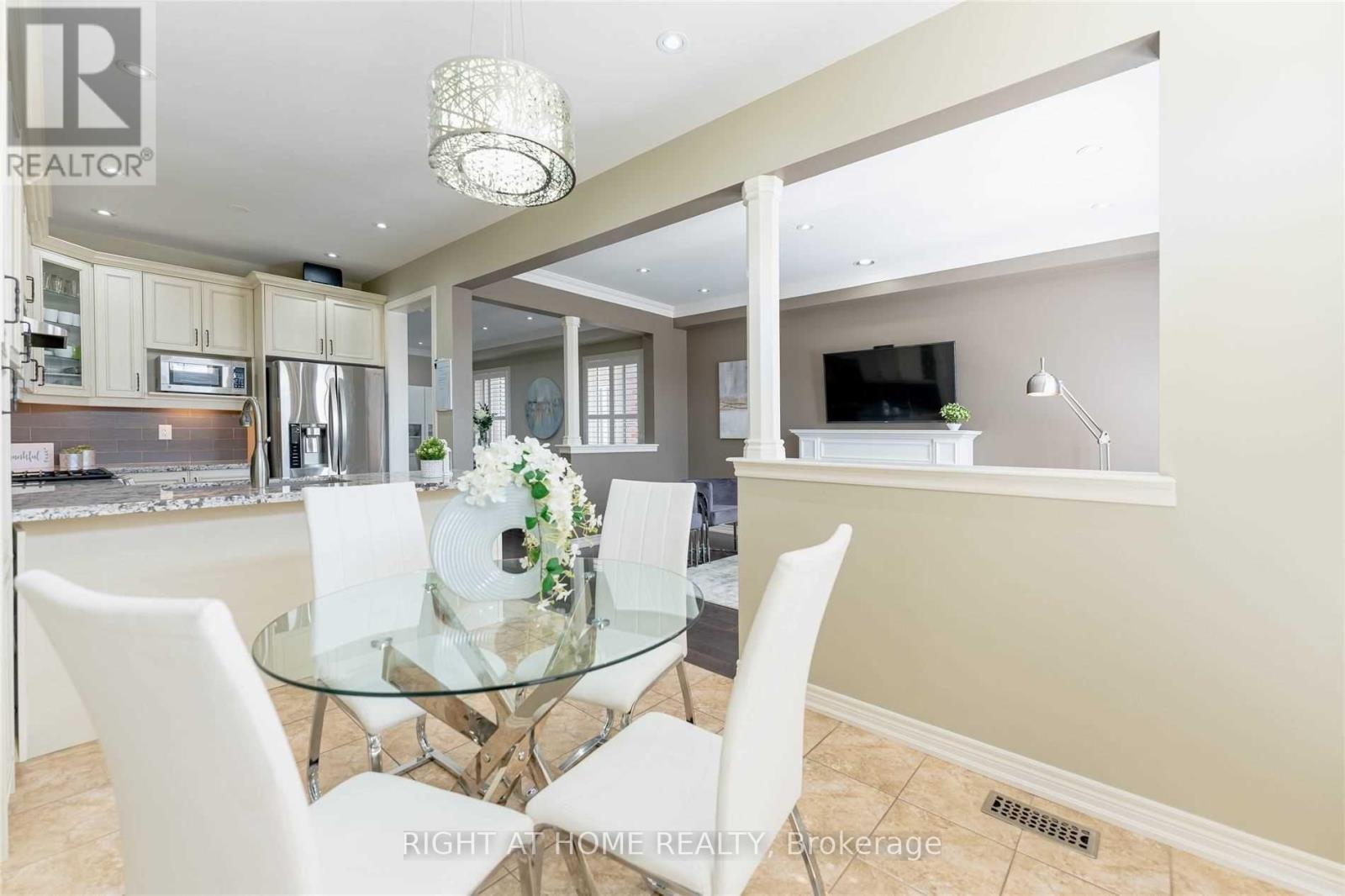 41 Dufay Road, Brampton, Ontario  L7A 4A2 - Photo 18 - W13236894