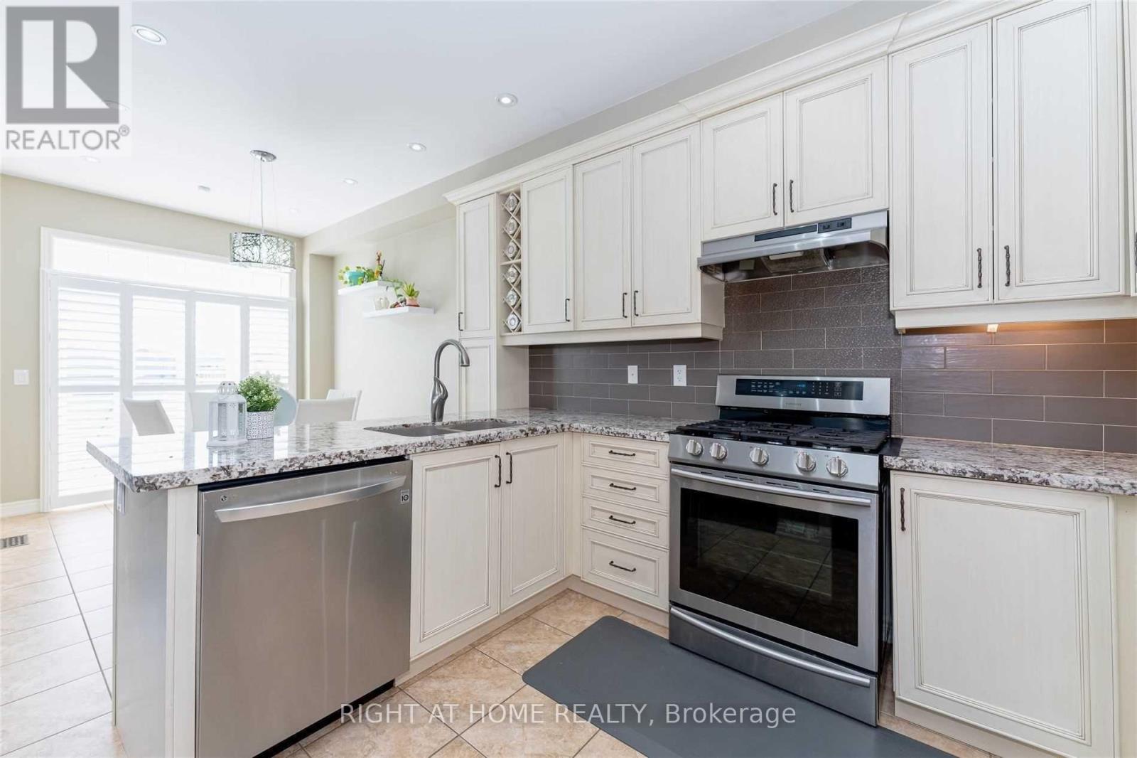 41 Dufay Road, Brampton, Ontario  L7A 4A2 - Photo 20 - W13236894