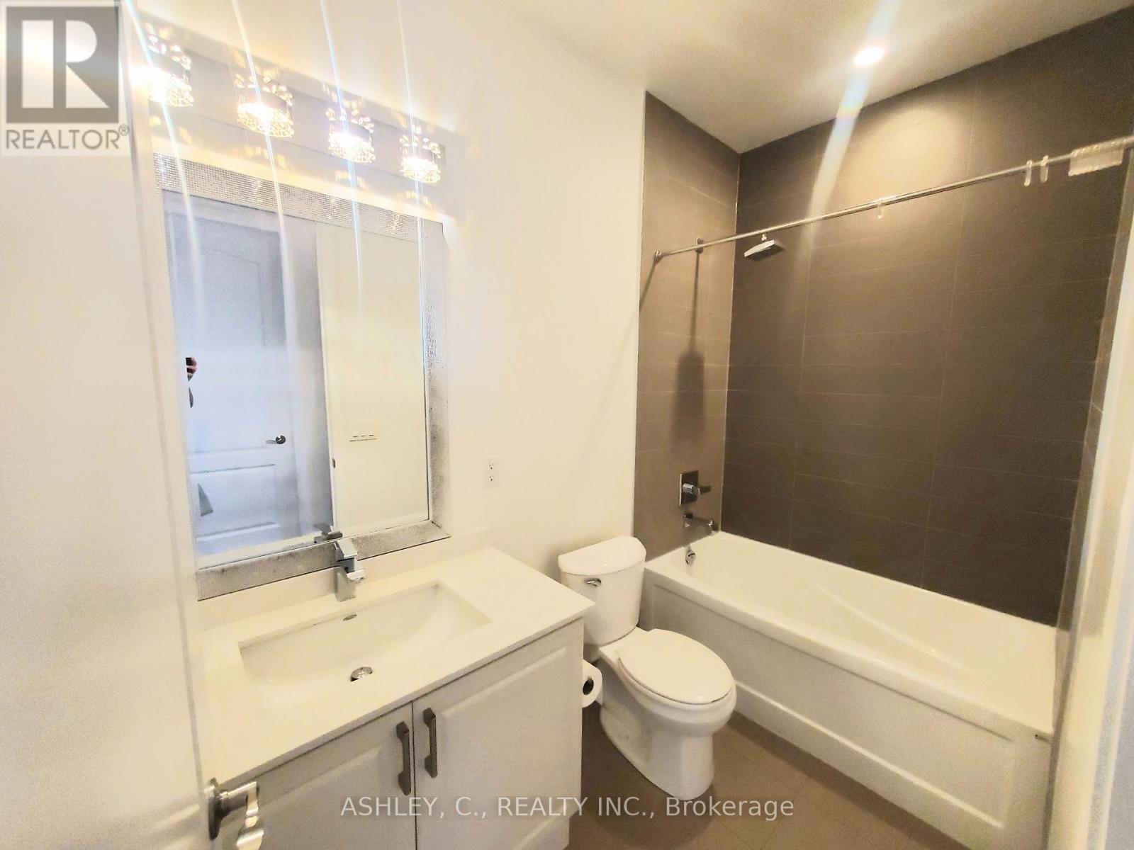 717 - 2470 Prince Michael Drive, Oakville, Ontario  L6H 0G9 - Photo 10 - W13236898