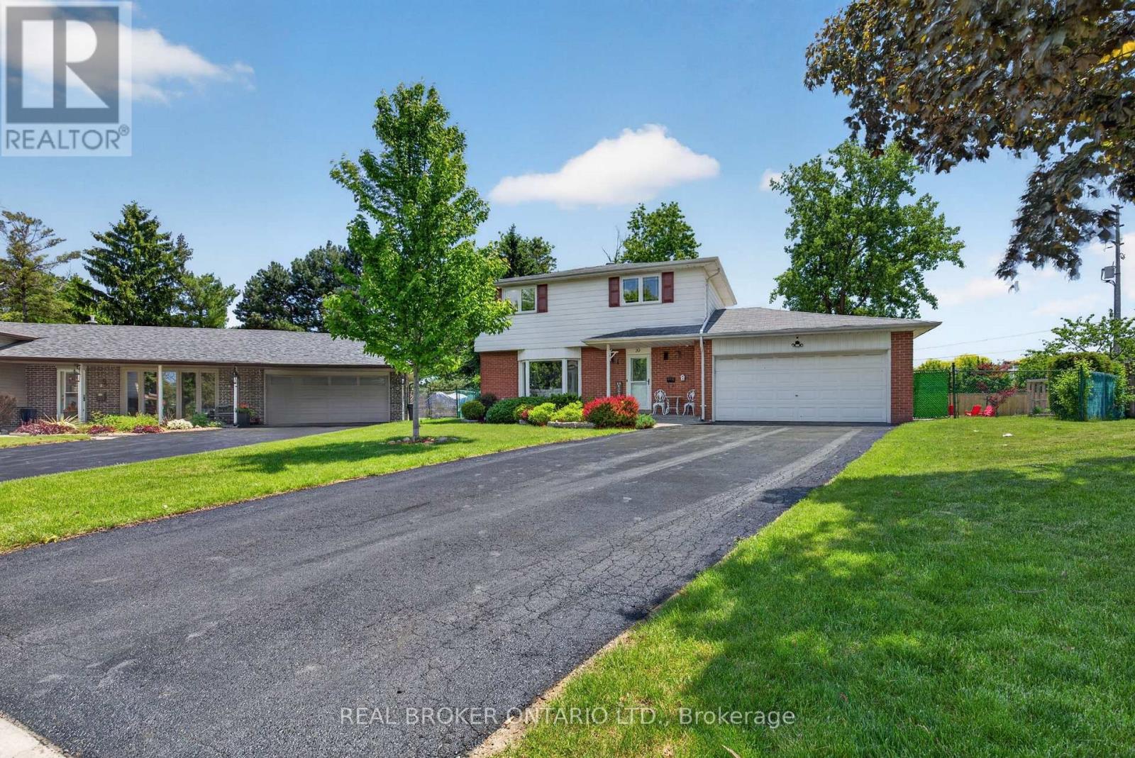 10 Essex Place, Brampton, Ontario  L6T 2A6 - Photo 1 - W13236904
