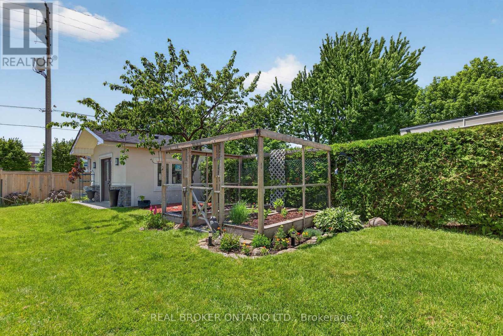 10 Essex Place, Brampton, Ontario  L6T 2A6 - Photo 46 - W13236904