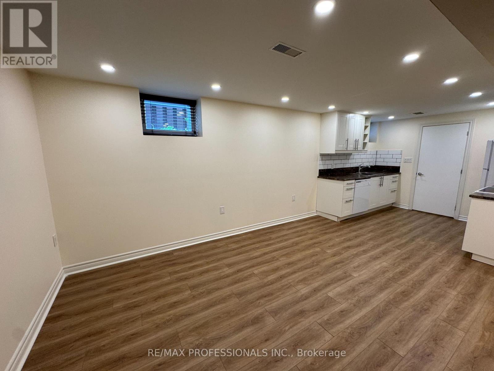 Bsmt - 102 Paulart Drive, Toronto, Ontario  M9B 3V9 - Photo 6 - W13236922