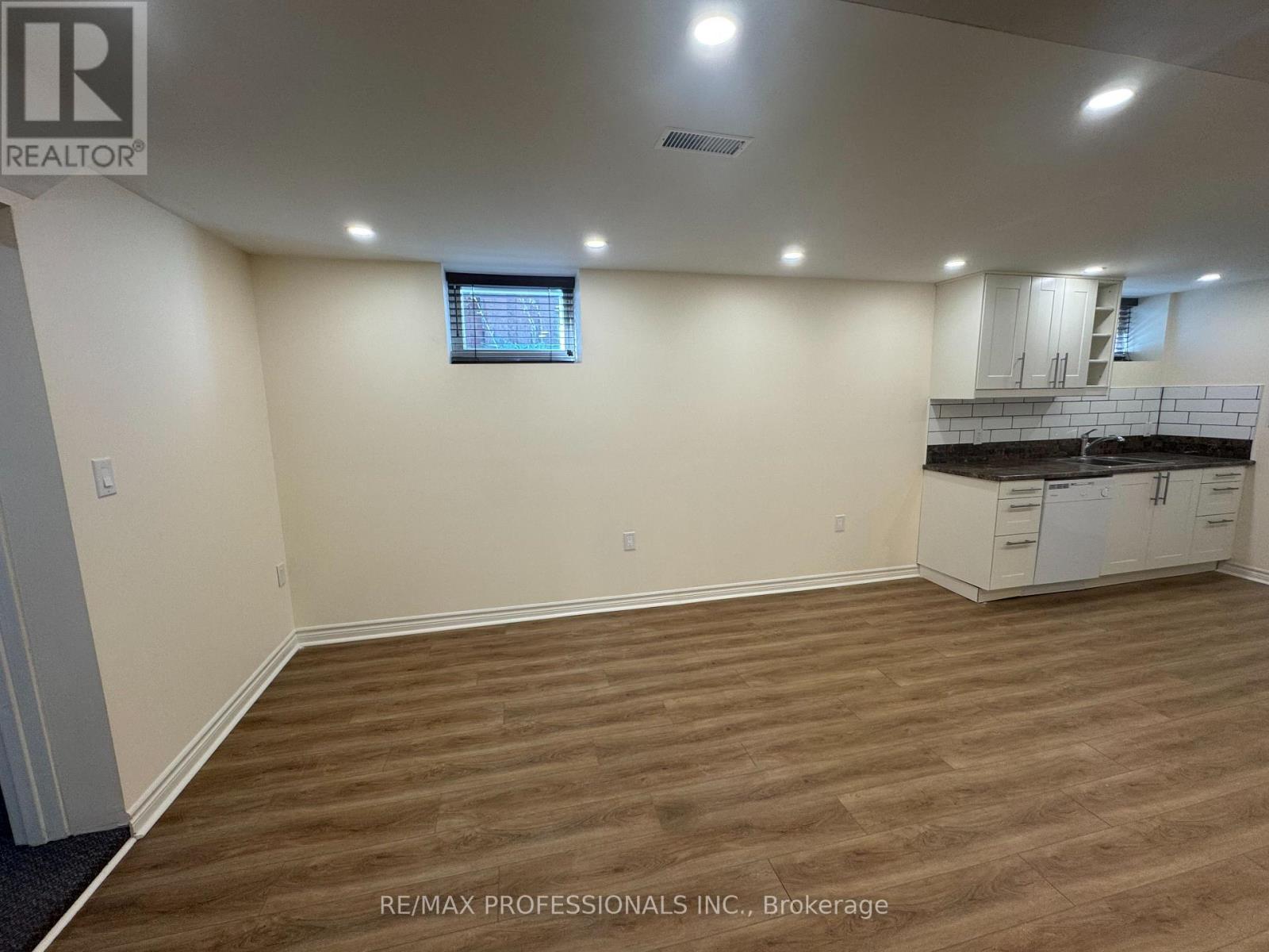 Bsmt - 102 Paulart Drive, Toronto, Ontario  M9B 3V9 - Photo 8 - W13236922