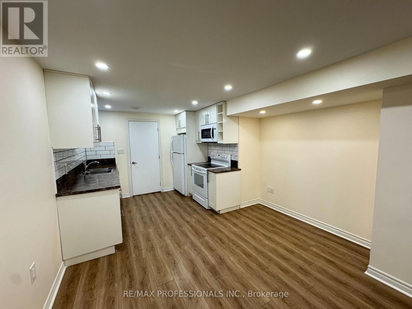 Bsmt - 102 Paulart Drive, Toronto, Ontario  M9B 3V9 - Photo 9 - W13236922