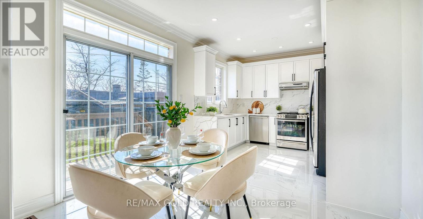 28 Prada Court, Brampton, Ontario  L6P 2K1 - Photo 13 - W13236948