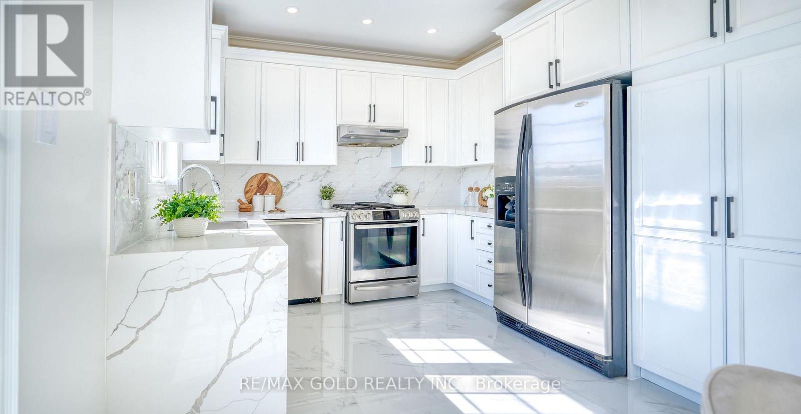 28 Prada Court, Brampton, Ontario  L6P 2K1 - Photo 19 - W13236948