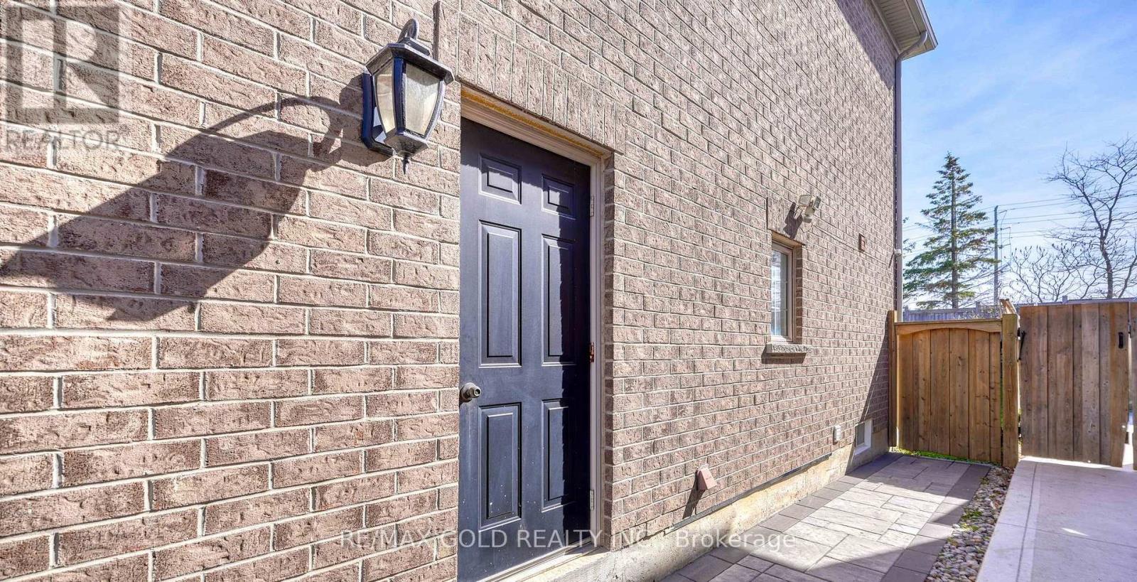 28 Prada Court, Brampton, Ontario  L6P 2K1 - Photo 40 - W13236948