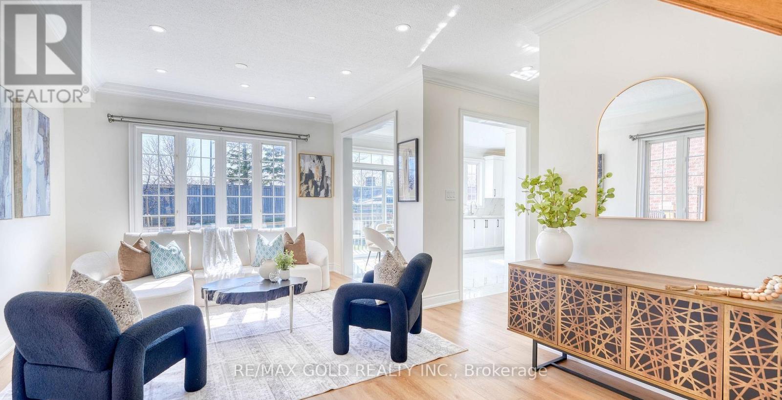 28 Prada Court, Brampton, Ontario  L6P 2K1 - Photo 8 - W13236948