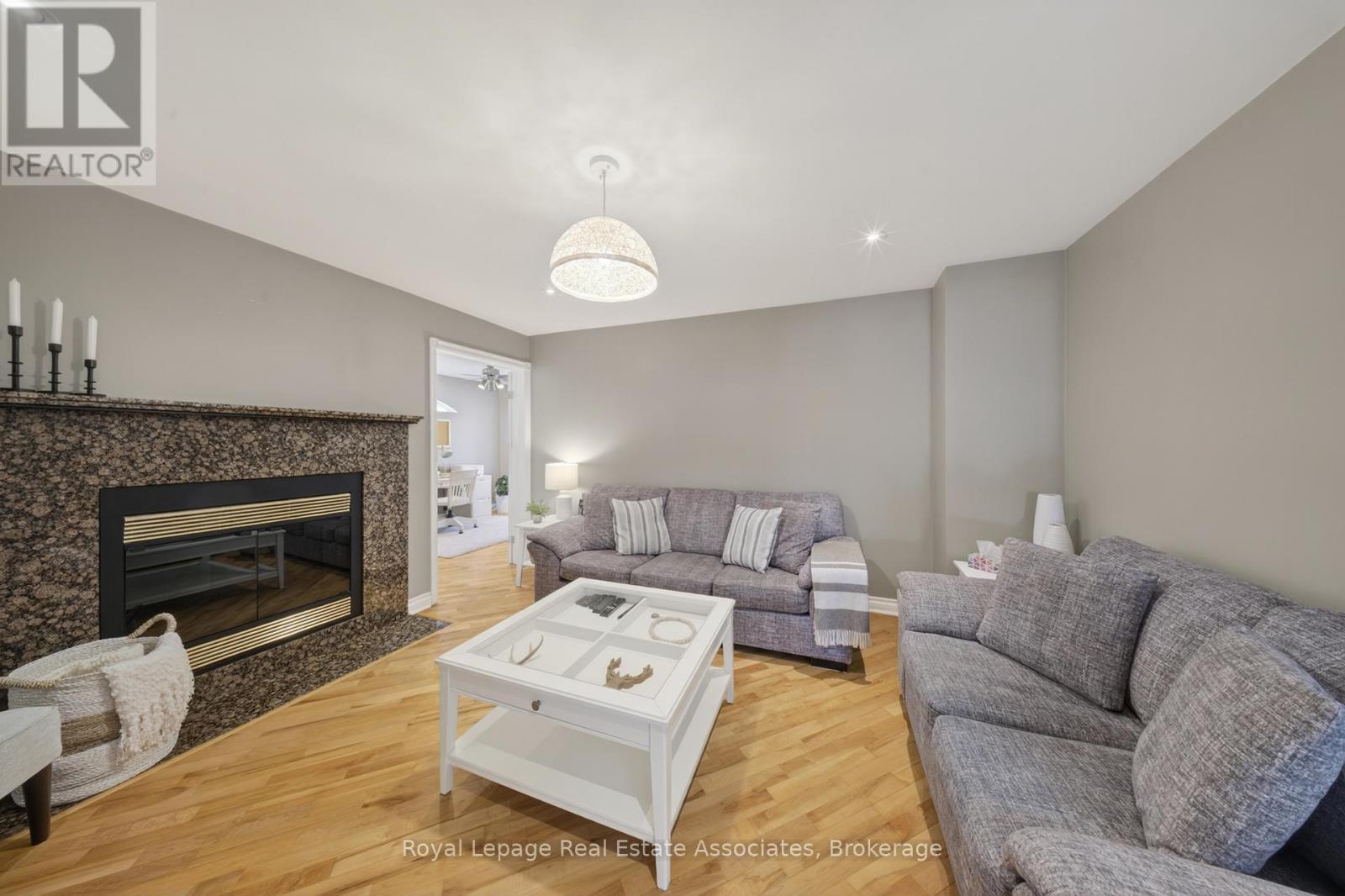 48 Hudson Drive, Brampton, Ontario  L6Y 2N7 - Photo 5 - W13236978