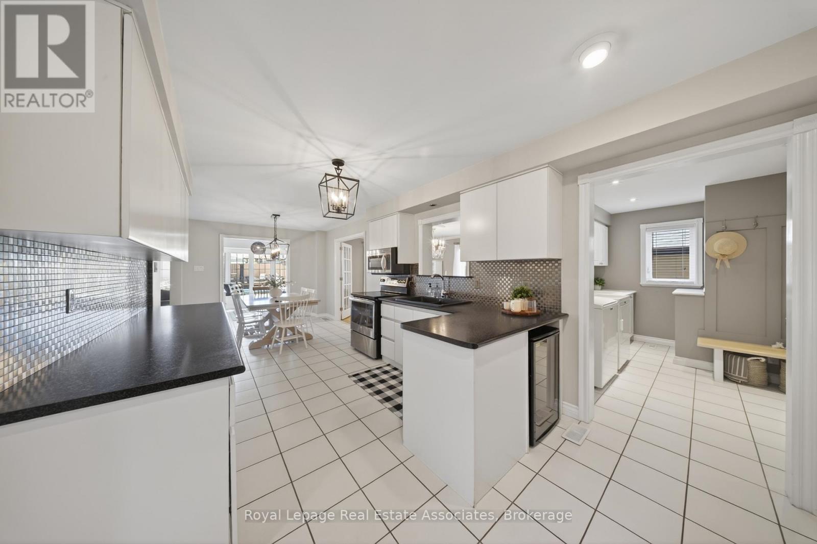 48 Hudson Drive, Brampton, Ontario  L6Y 2N7 - Photo 8 - W13236978