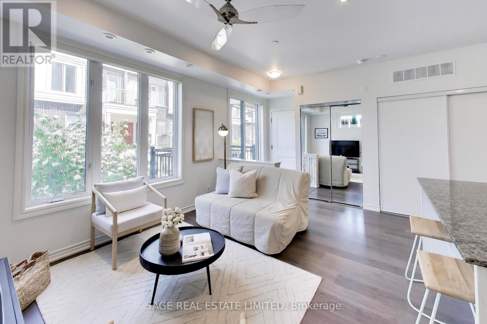 2 - 130 Long Branch Avenue, Toronto, Ontario  M8W 0B2 - Photo 2 - W13237008