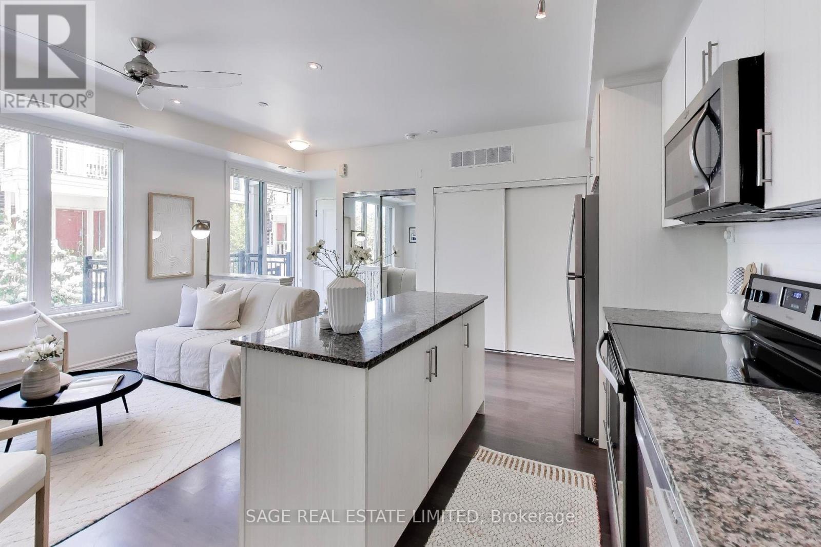 2 - 130 Long Branch Avenue, Toronto, Ontario  M8W 0B2 - Photo 4 - W13237008