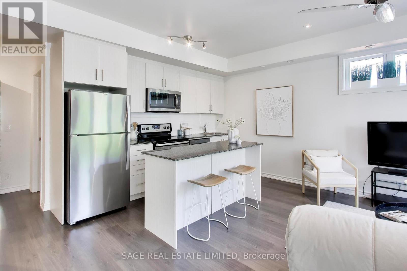 2 - 130 Long Branch Avenue, Toronto, Ontario  M8W 0B2 - Photo 5 - W13237008