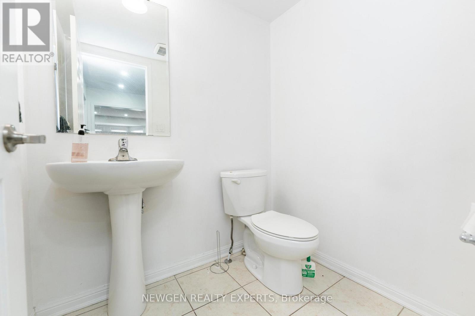 51 Colonel Frank Ching Crescent, Brampton, Ontario  L6Y 5W4 - Photo 13 - W13237056