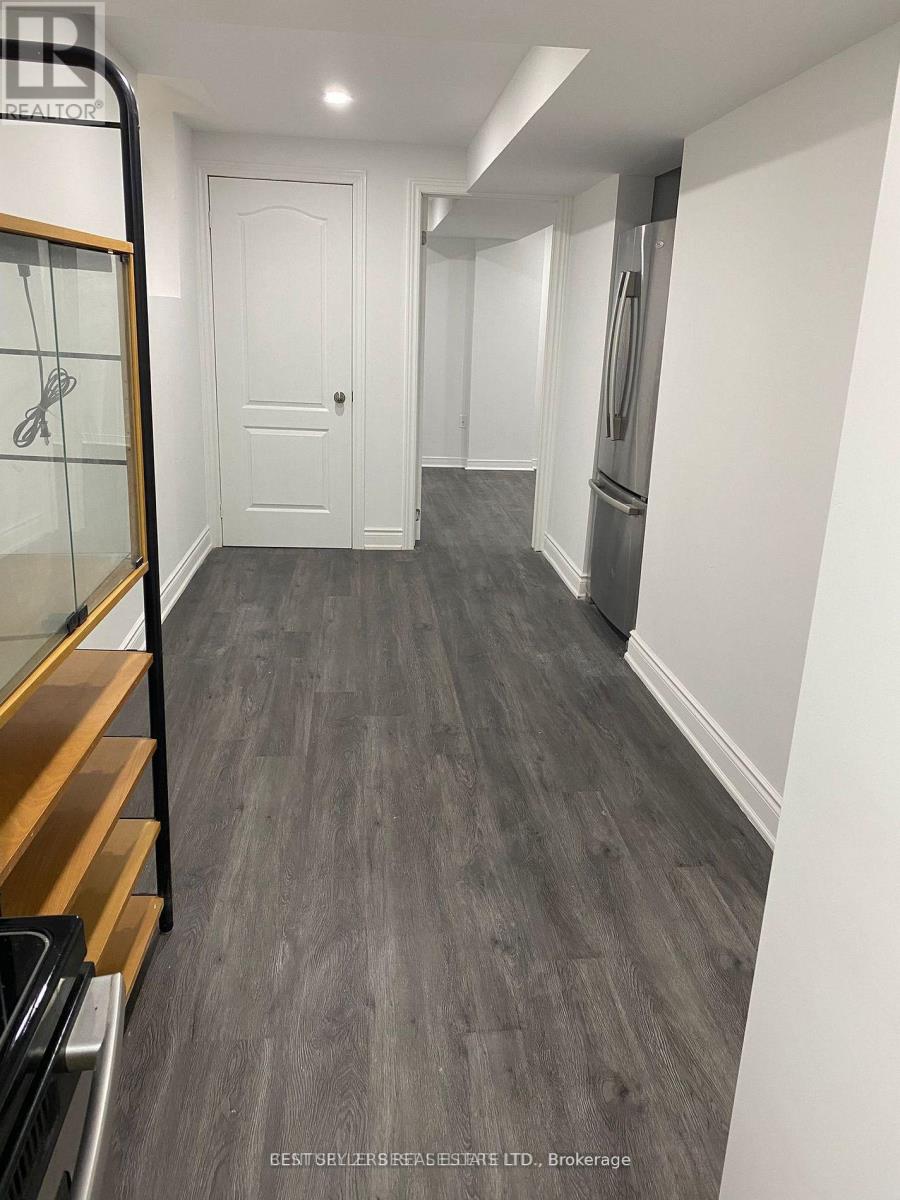 1272 Foxglove Place, Mississauga, Ontario  L5V 2N3 - Photo 3 - W13237074
