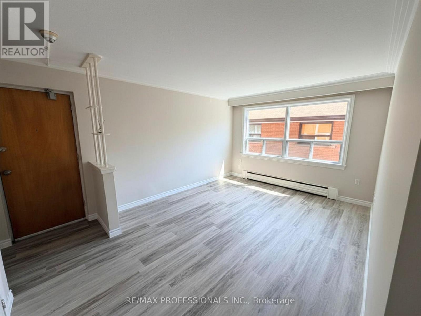 3 - 32 Heman Street, Toronto, Ontario  M8V 1X5 - Photo 4 - W13237080