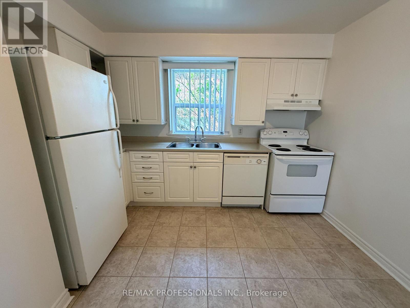 3 - 32 Heman Street, Toronto, Ontario  M8V 1X5 - Photo 8 - W13237080