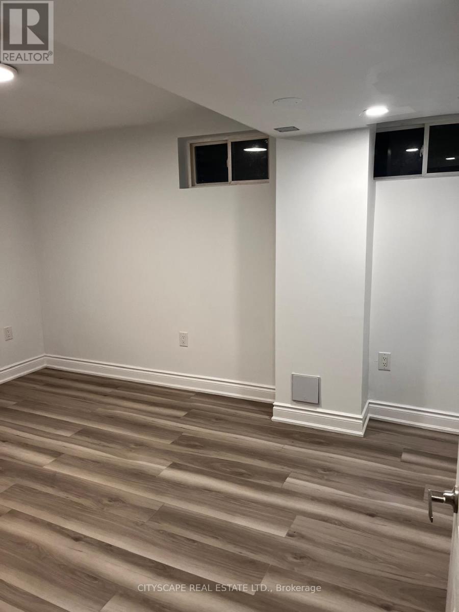 Lower - 233 Bartley Bull Parkway, Brampton, Ontario  L6W 2K9 - Photo 8 - W13237088