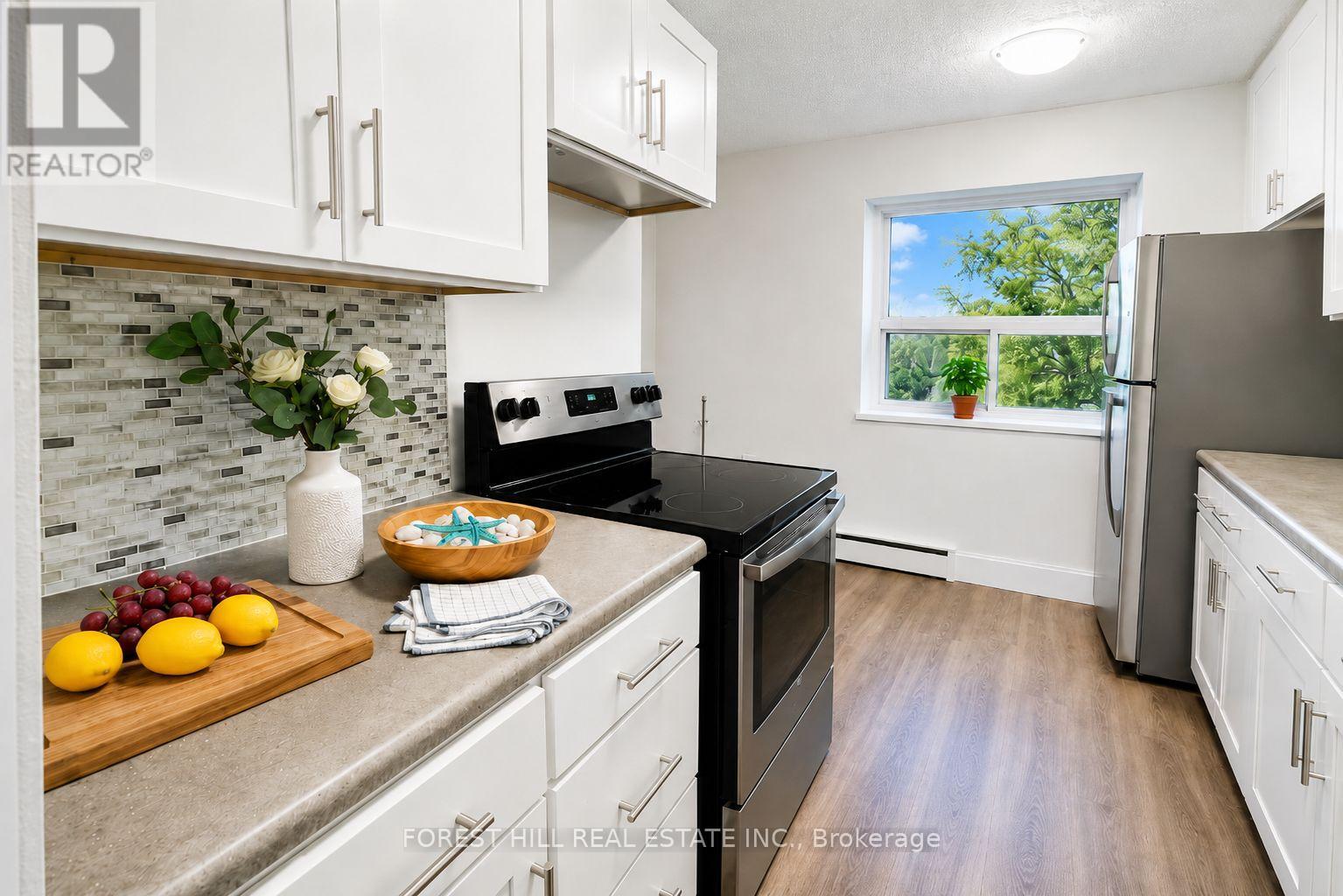 503 - 92 Robinson Street, Hamilton, Ontario  L8P 1Z1 - Photo 2 - X13237092