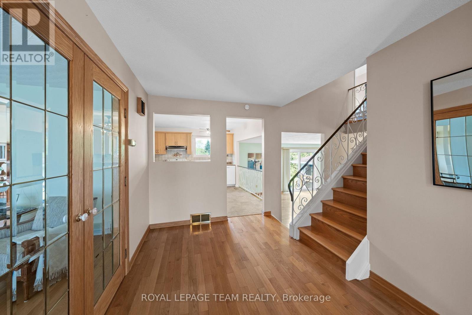 44 Steeple Hill Crescent, Ottawa, Ontario  K2R 1G3 - Photo 6 - X13237158