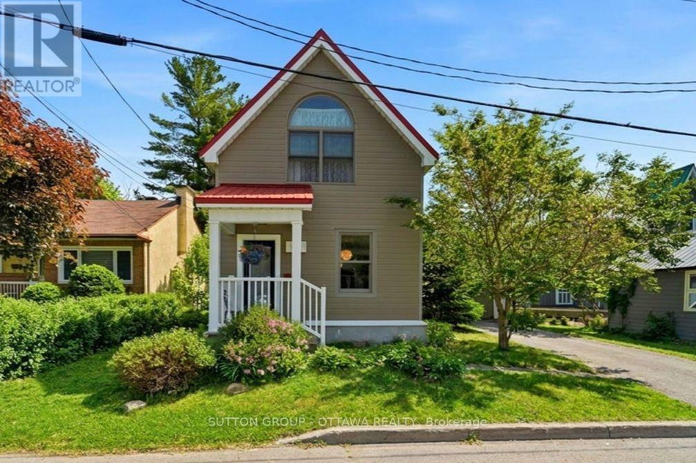 187 MARTIN AVENUE, Ottawa, Ontario