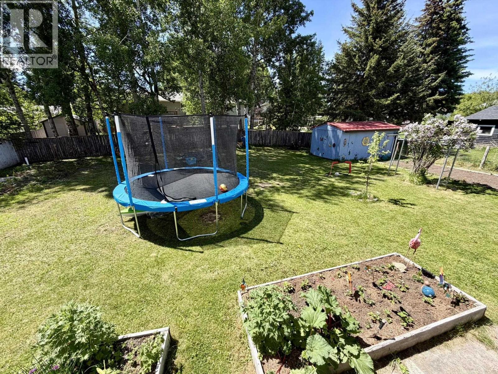 393 Birch Place, 100 Mile House, British Columbia  V0K 2E0 - Photo 7 - R3101542