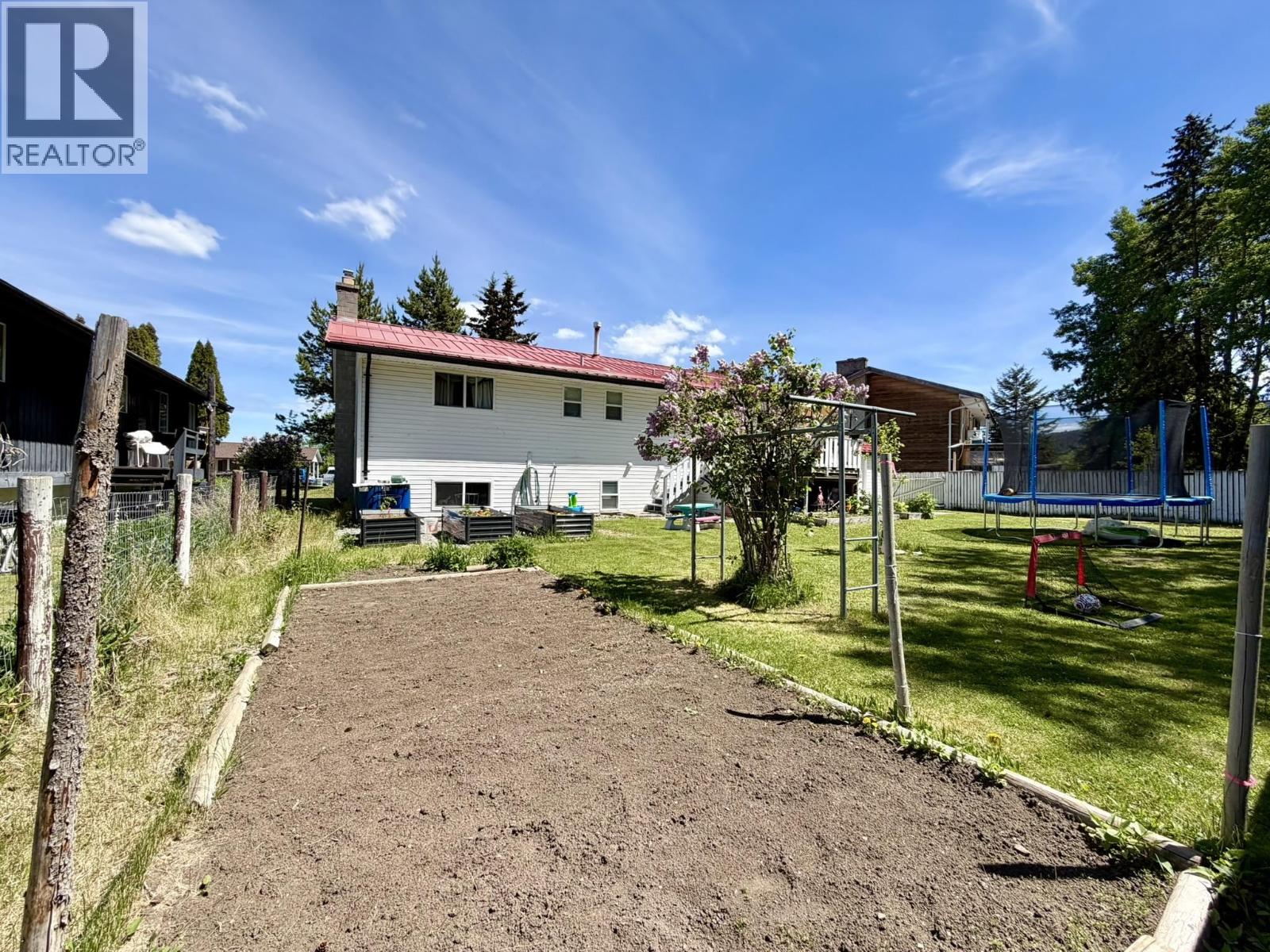 393 Birch Place, 100 Mile House, British Columbia  V0K 2E0 - Photo 4 - R3101542