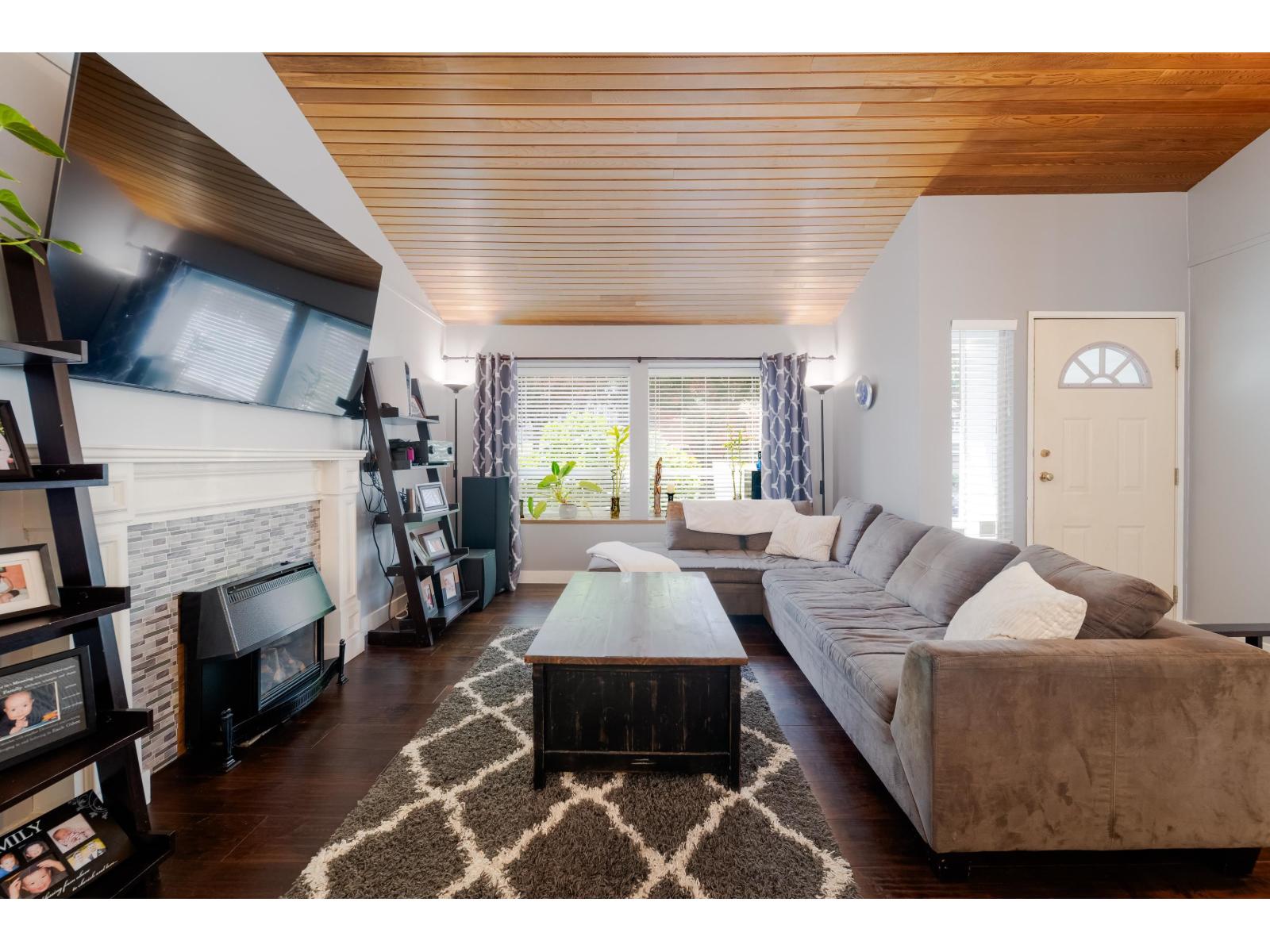 8034 138 Street, Surrey, British Columbia  V3W 8P9 - Photo 5 - R3131824