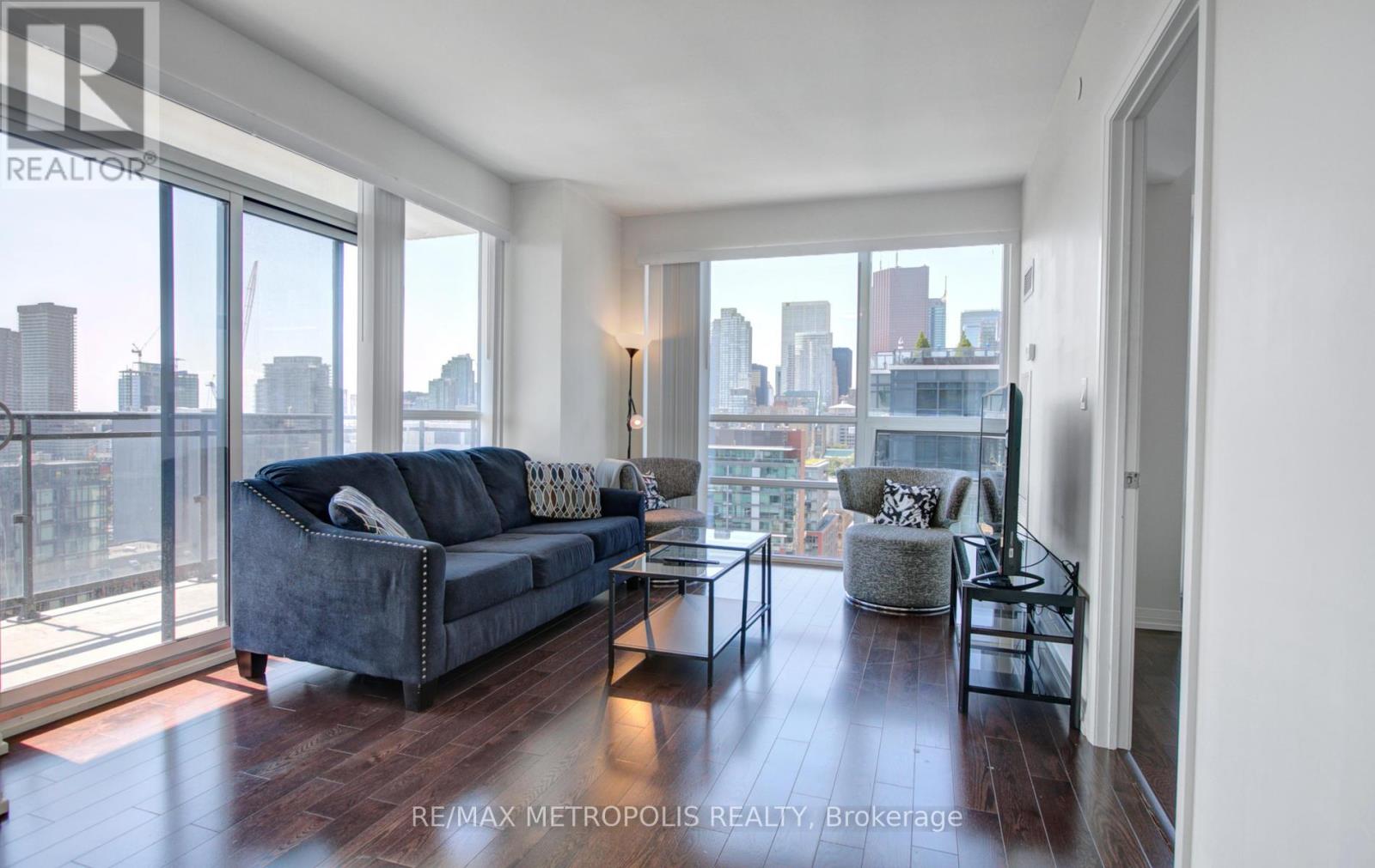 2015 - 460 Adelaide Street E, Toronto, Ontario  M5A 0E7 - Photo 3 - C13237164